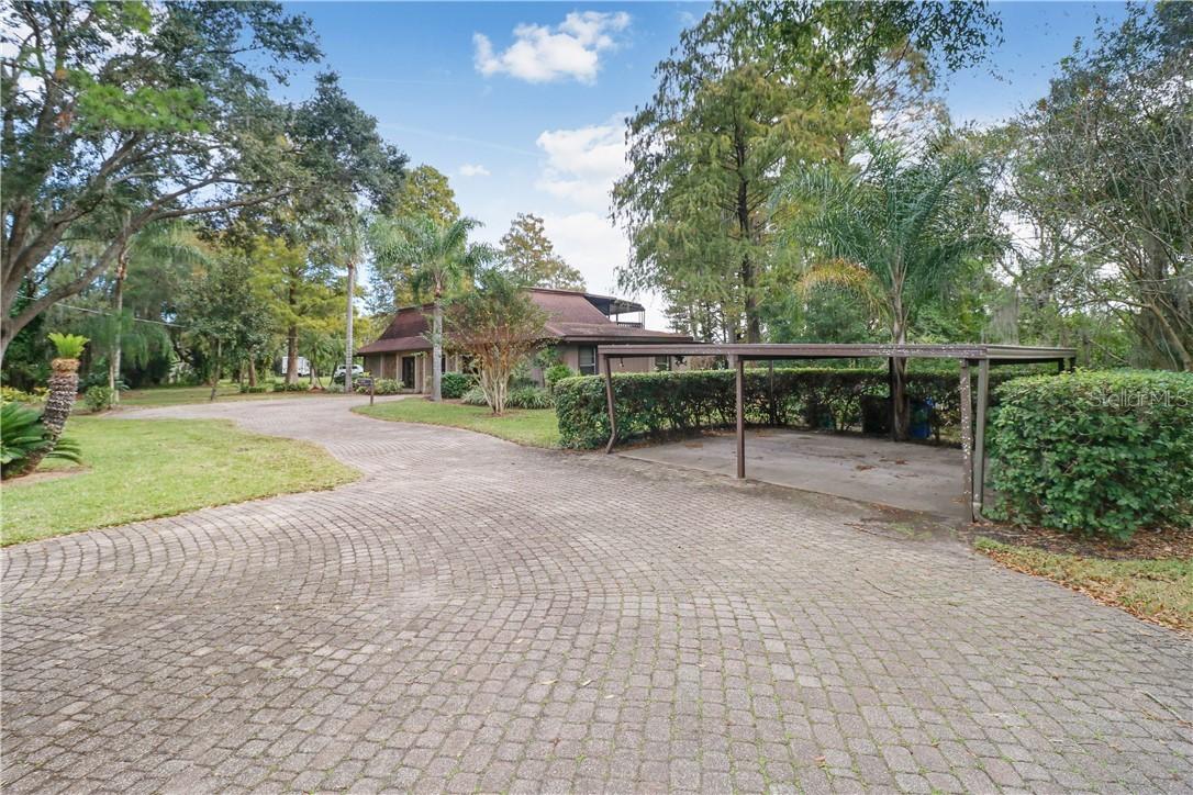 14333 Lake Magdalene Blvd., Tampa, FL 33618