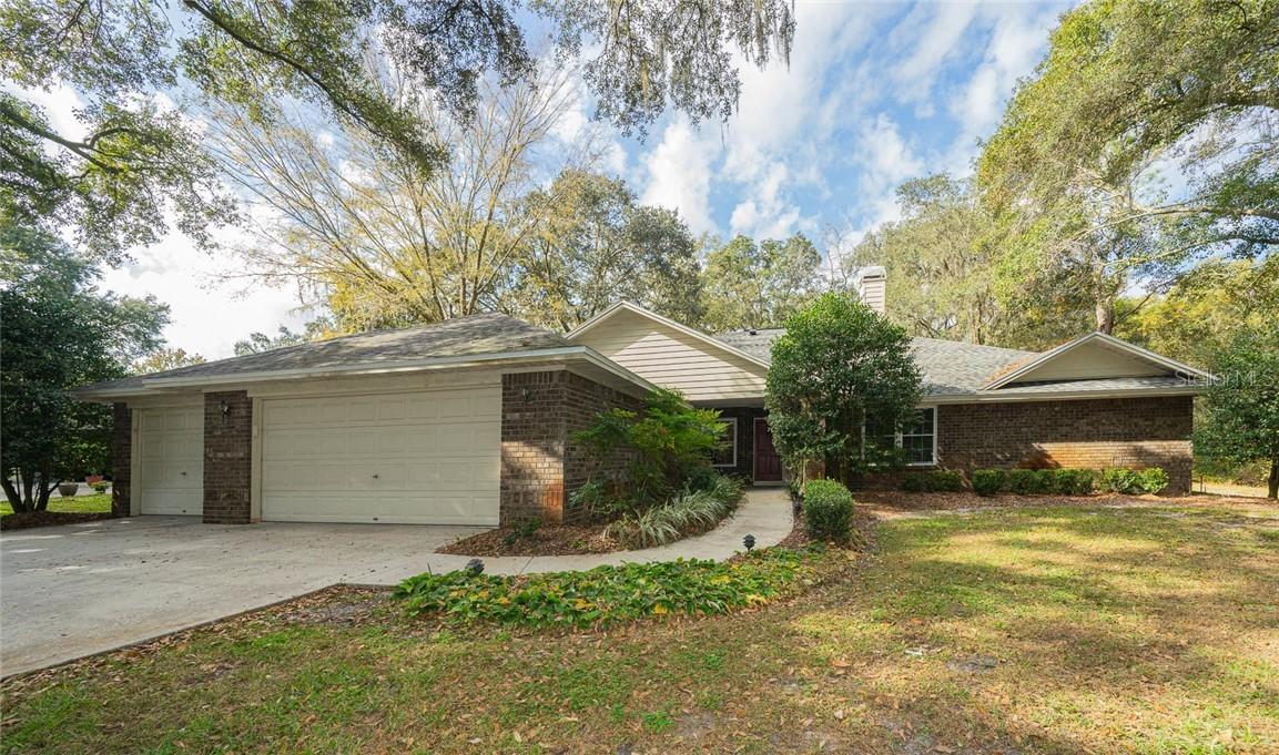 1907 Curry Rd., Lutz, FL 33549