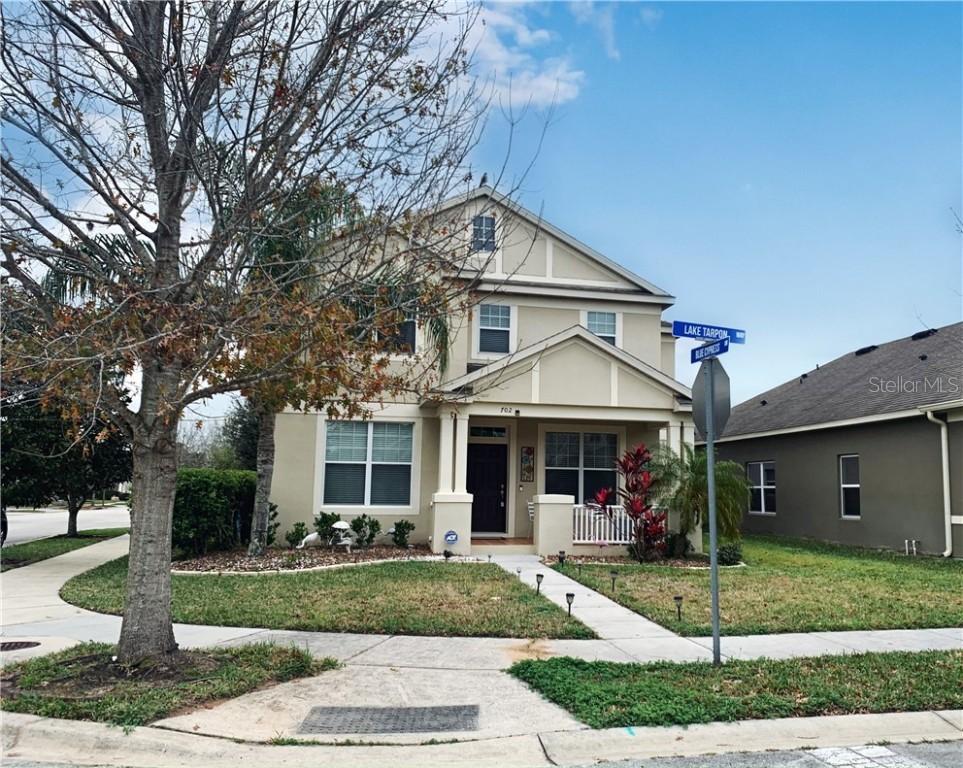 702 Lake Tarpon Way, Groveland, FL 34736