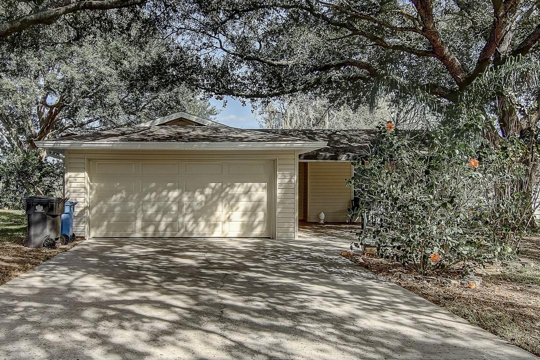 1331 Rustling Oaks Dr., Brandon, FL 33510