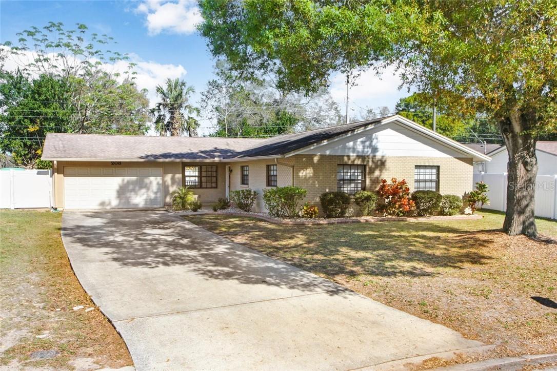 208 Terrace Dr., Brandon, FL 33510