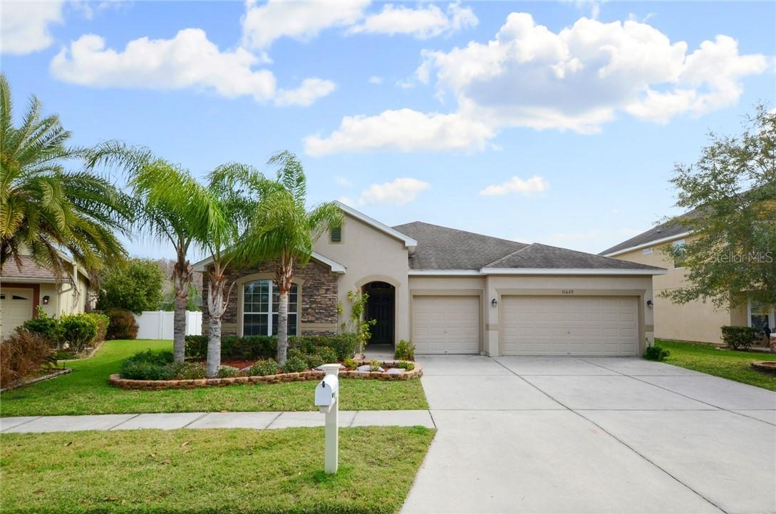 31629 Bearded Oak Dr., Wesley Chapel, FL 33543