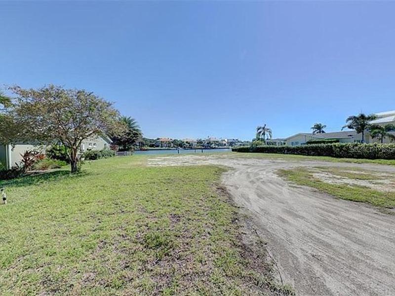 307 Buttonwood Ln., Largo, FL 33770
