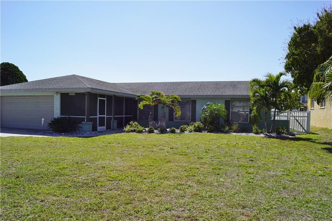 1004 Spindle Palm Way, Apollo Beach, FL 33572