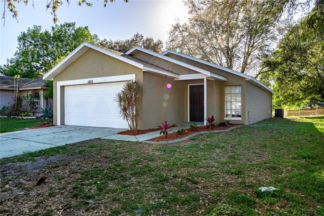 1409 Mohrlake Dr., Brandon, FL 33511