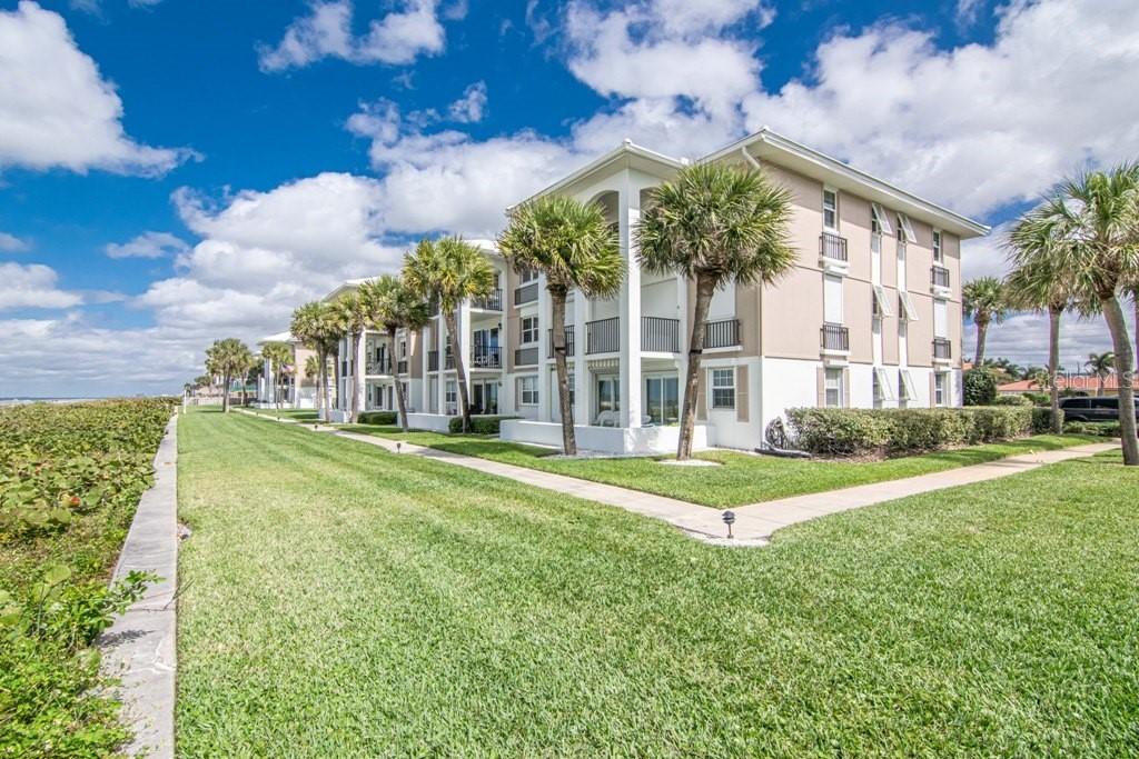 2500 Gulf Blvd. #305A, Belleair Beach, FL 33786