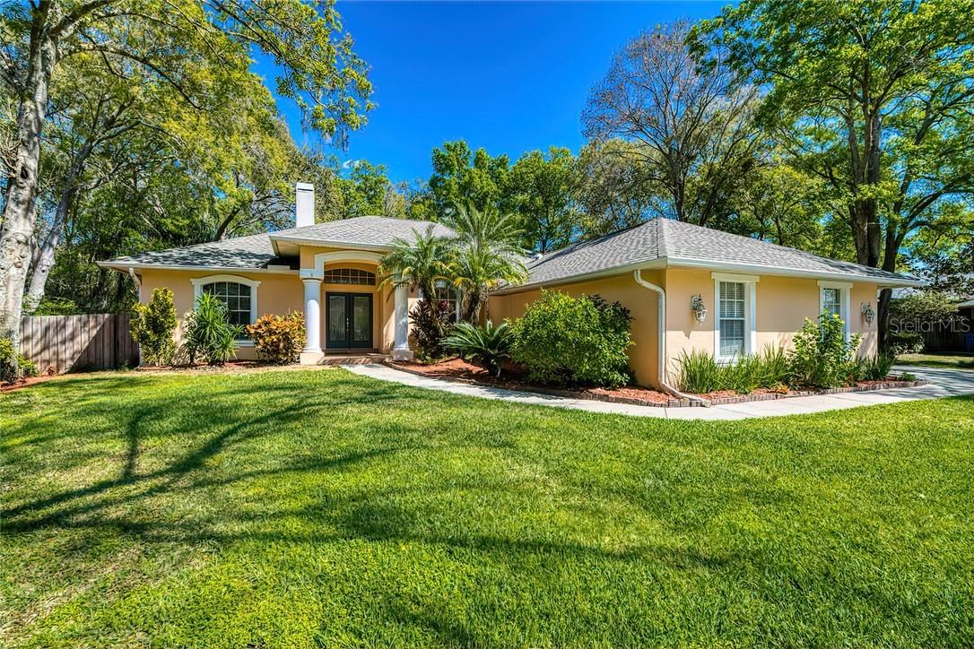 208 Myrtle Ridge Rd., Lutz, FL 33549