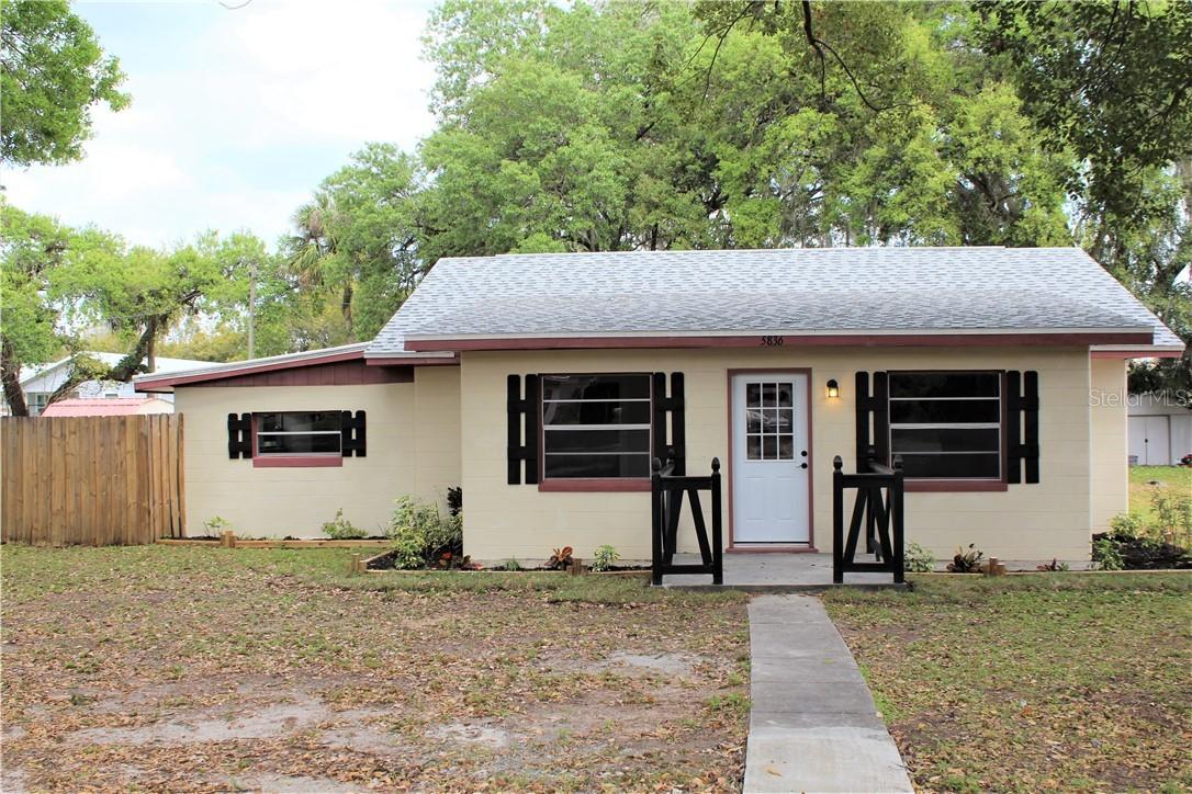 5836 12th St St., Zephyrhills, FL 33542