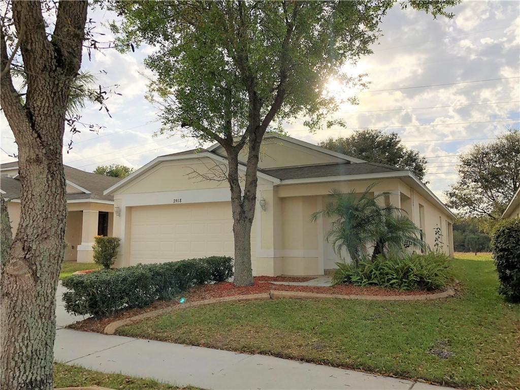 7918 Carriage Pointe Dr., Gibsonton, FL 33534