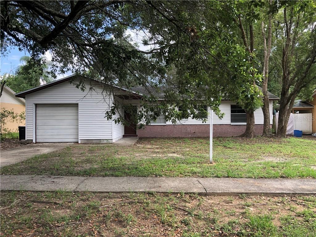 207 Circle Hill Dr., Brandon, FL 33510
