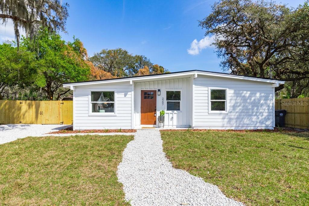 2207 Seaman Rd., Tampa, FL 33612