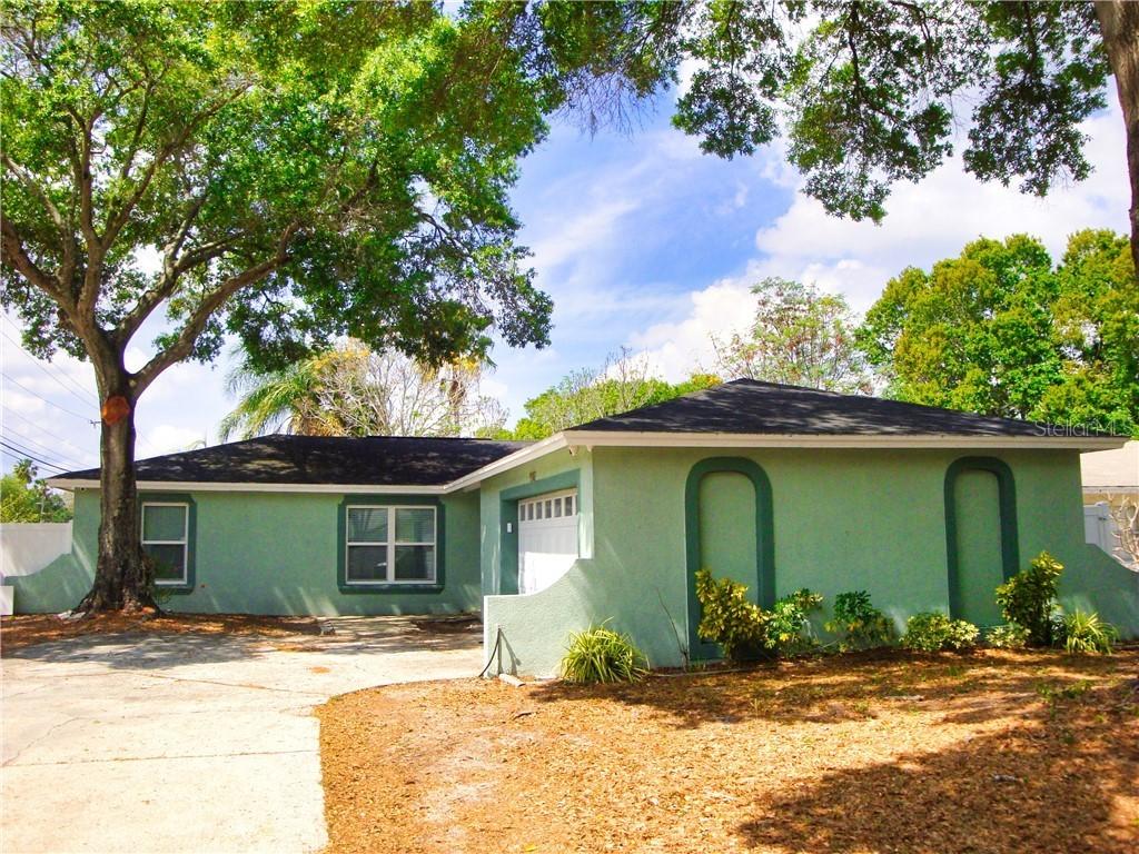 902 Essex Rd., Brandon, FL 33510