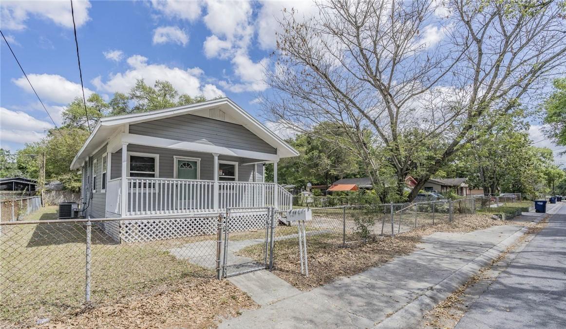 3504 Bishop Eddie Newkirk Way, Tampa, FL 33605