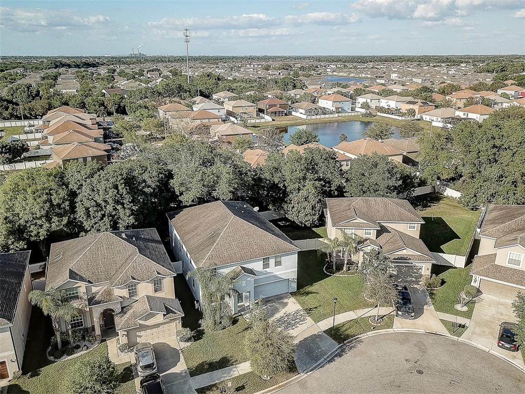 323 Shell Manor Dr., Ruskin, FL 33570