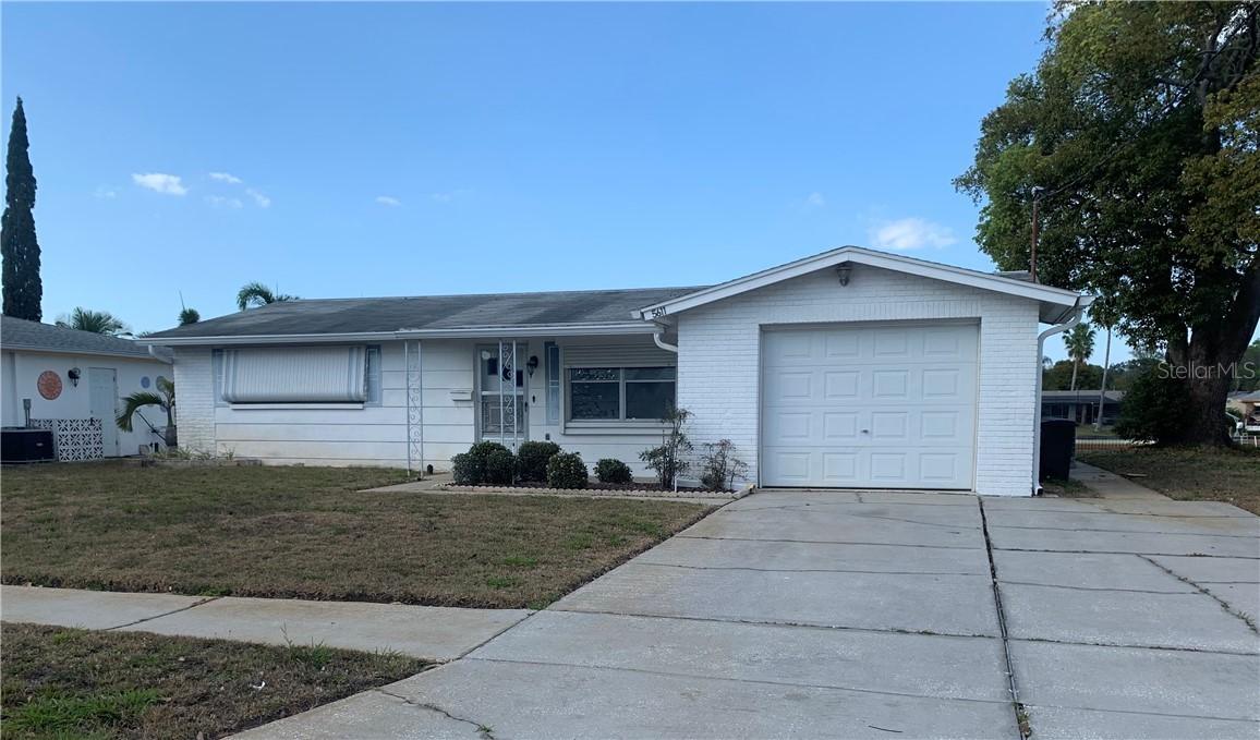 5611 Baroque Dr., Holiday, FL 34690