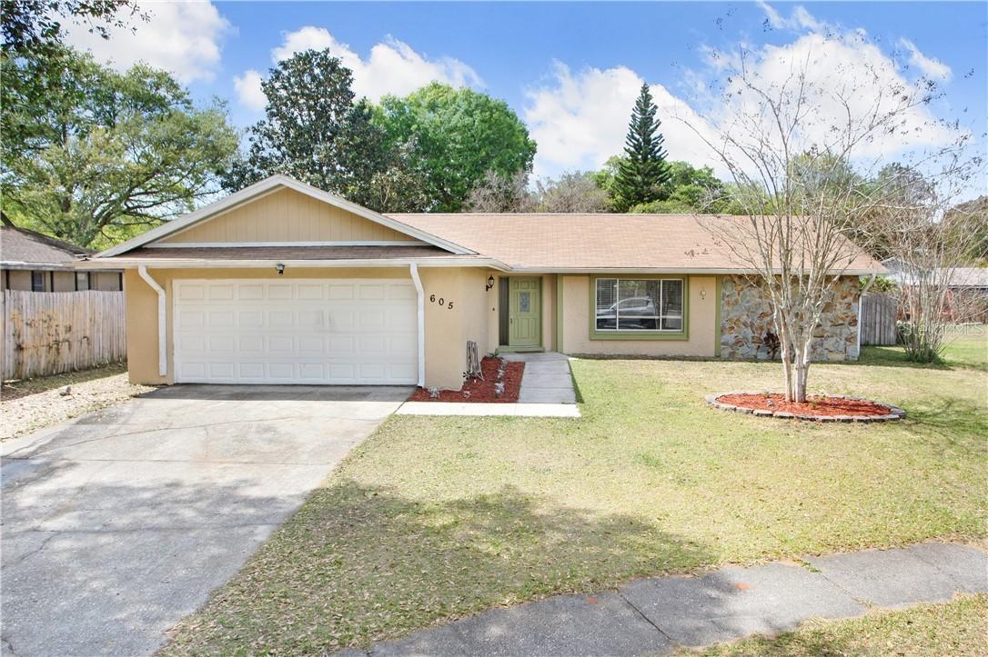605 Rollingwood Ln., Valrico, FL 33594