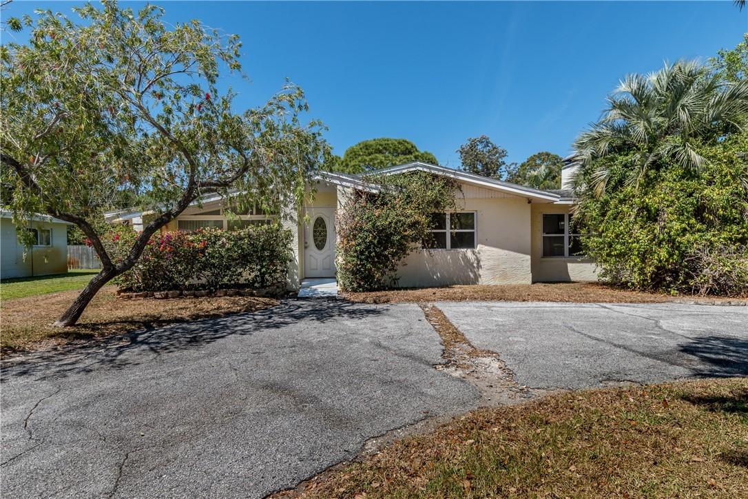 1026 Farragut Dr., St Petersburg, FL 33710