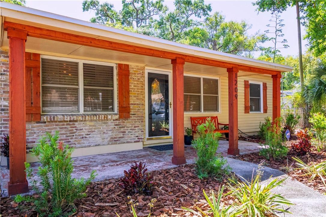 1209 E North St., Tampa, FL 33604