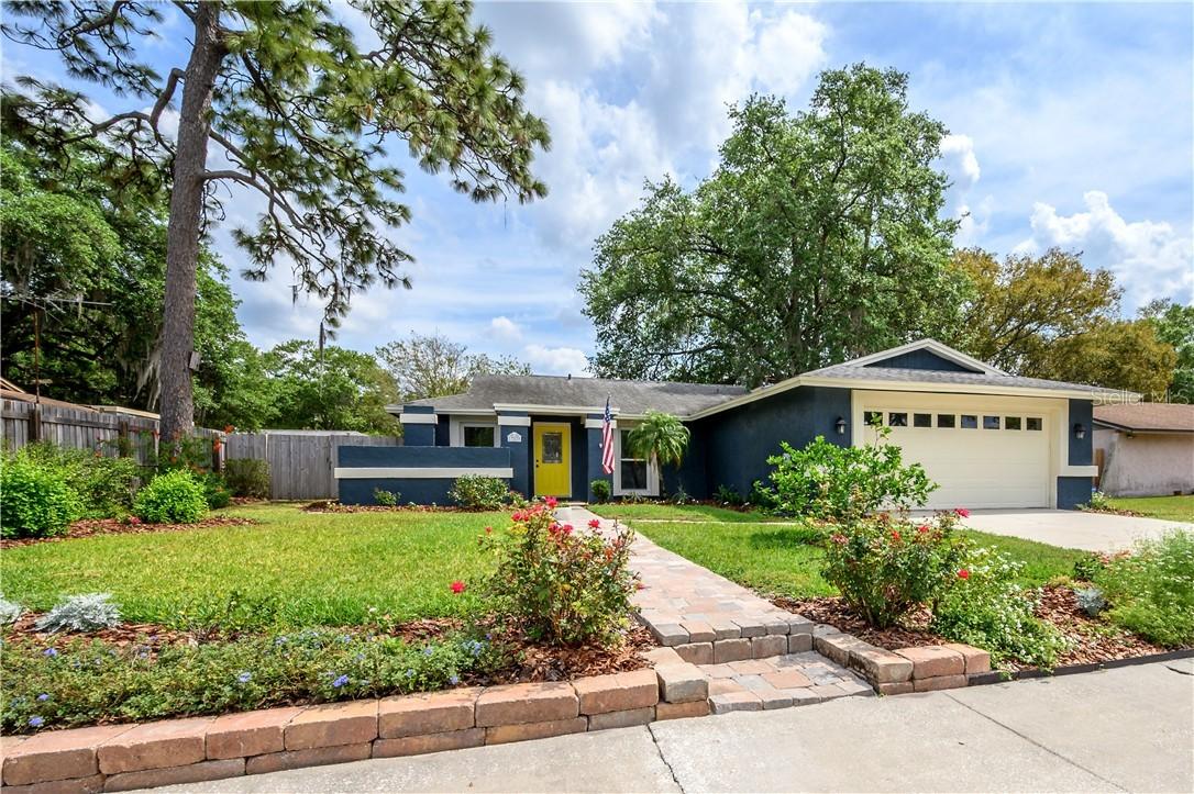 17820 Morninghigh Dr., Lutz, FL 33549