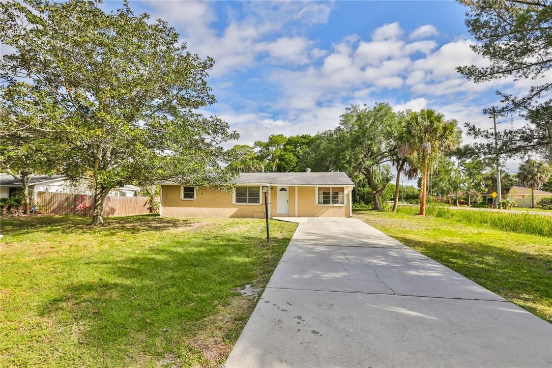 401 4th Ave., Ruskin, FL 33570