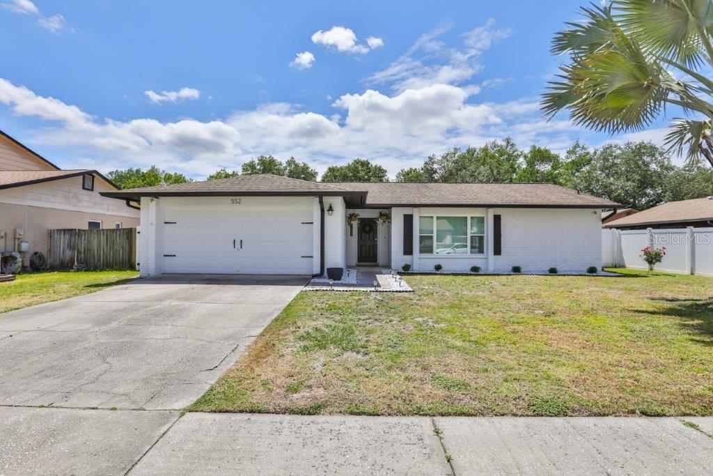 552 Oak Creek Dr., Brandon, FL 33511