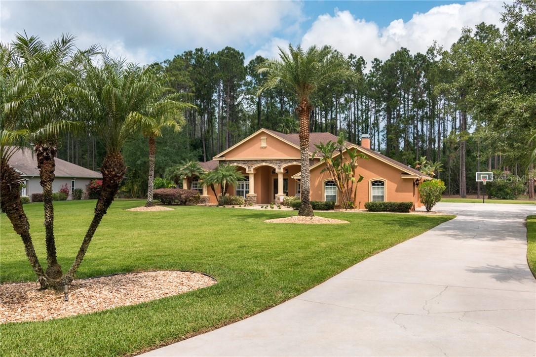 304 Pine Bluff Dr., Lutz, FL 33549