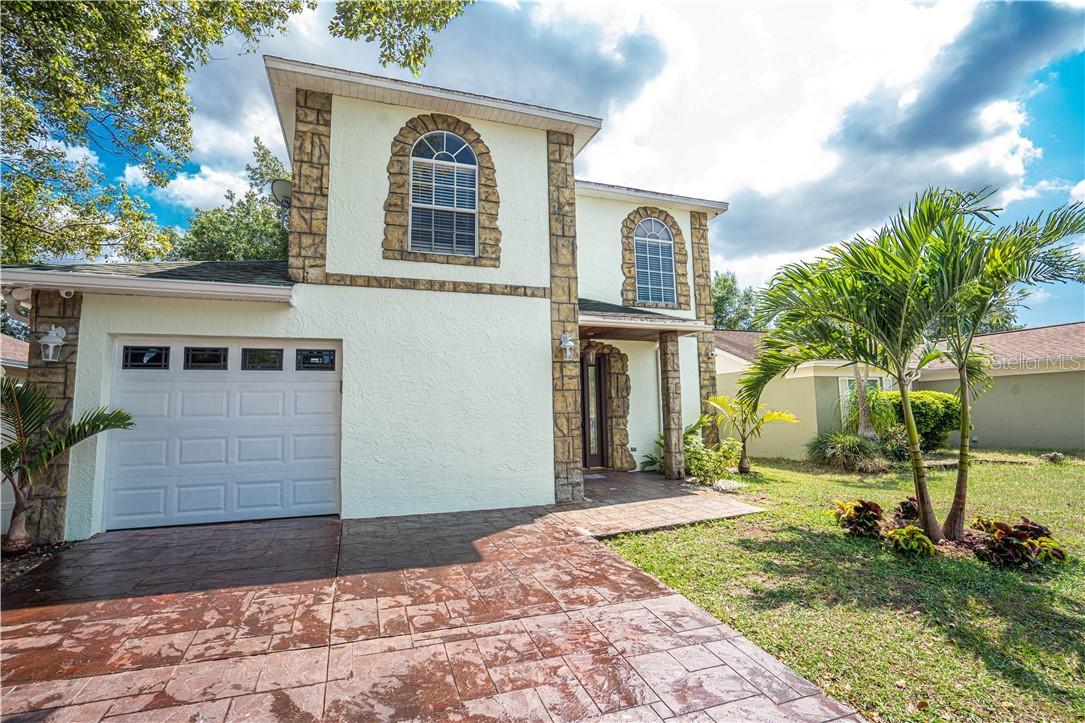 2205 Ridgemore Dr., Valrico, FL 33594