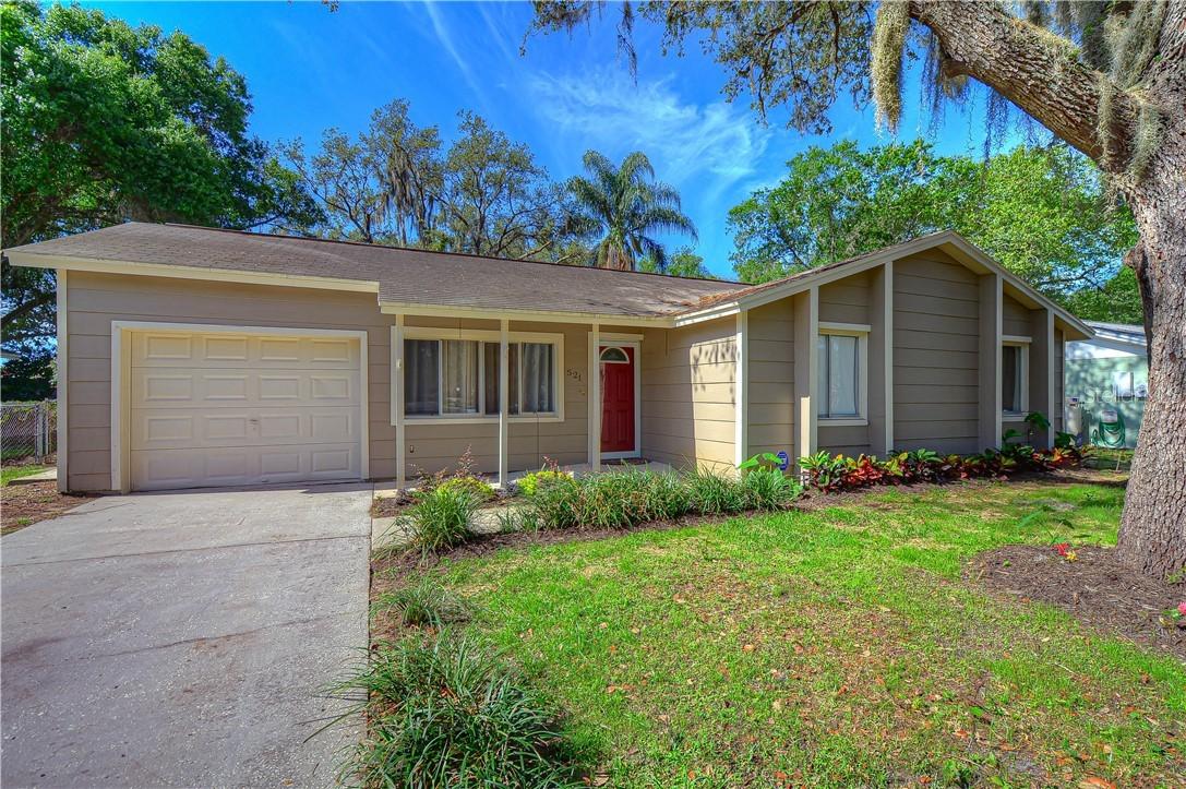 521 Cottage Ln., Brandon, FL 33510