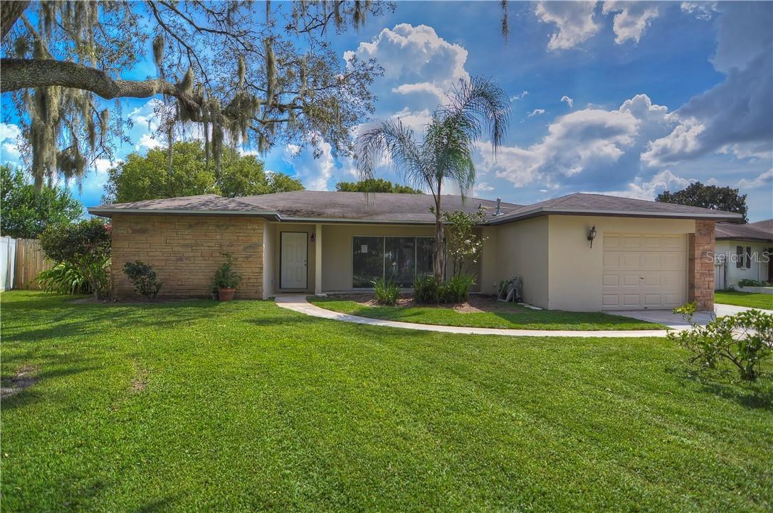 1003 Pinegrove Dr., Brandon, FL 33511