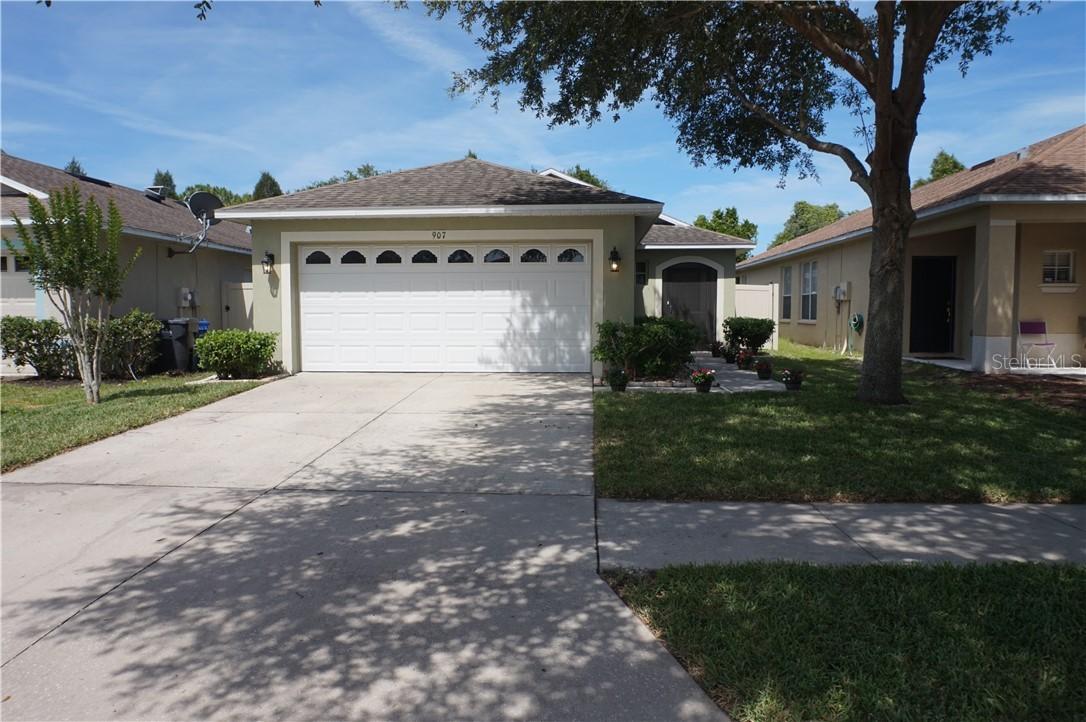 907 Windton Oak Dr., Ruskin, FL 33570