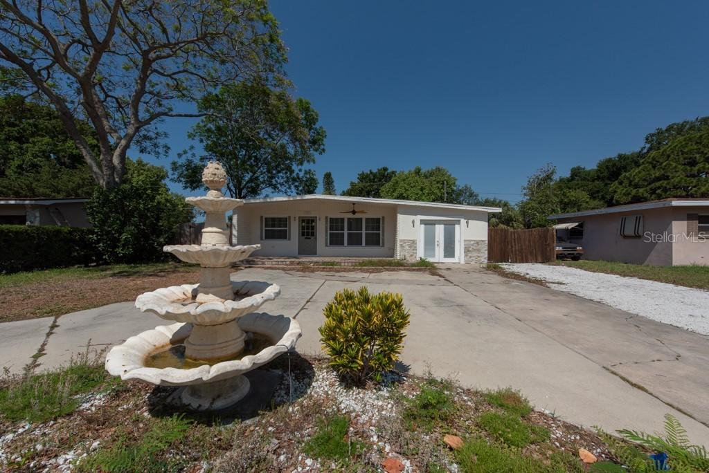 2052 74th St., St Petersburg, FL 33710
