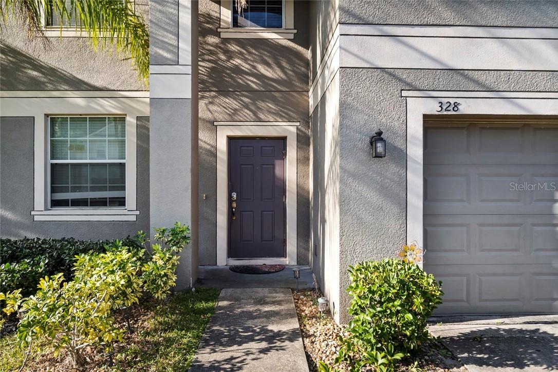328 Shell Manor Dr., Ruskin, FL 33570