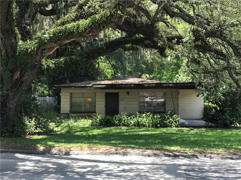 126 Kingsway Rd., Brandon, FL 33510