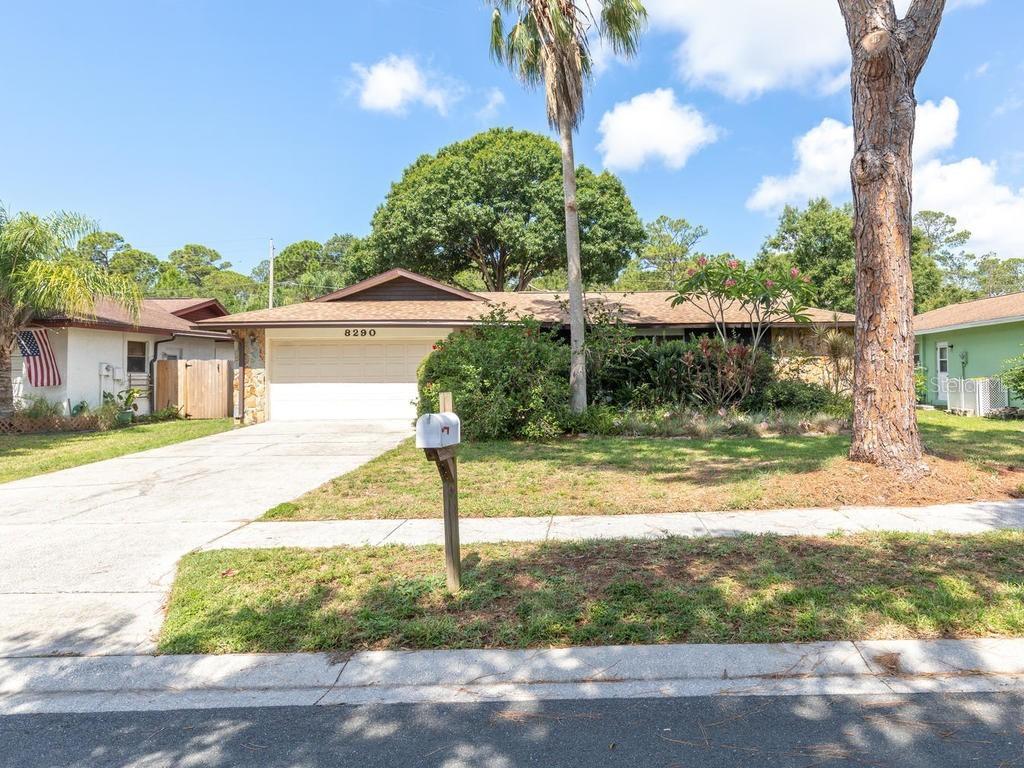 8290 Parkwood Blvd., Seminole, FL 33777