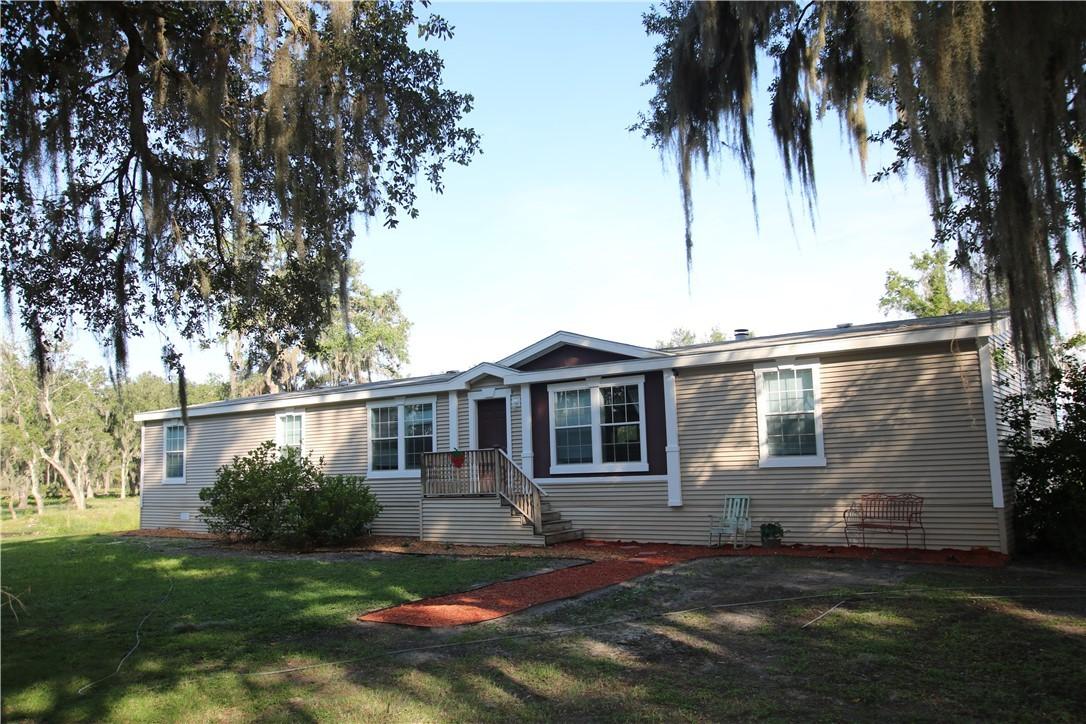 909 E Knights Griffin Rd., Plant City, FL 33565