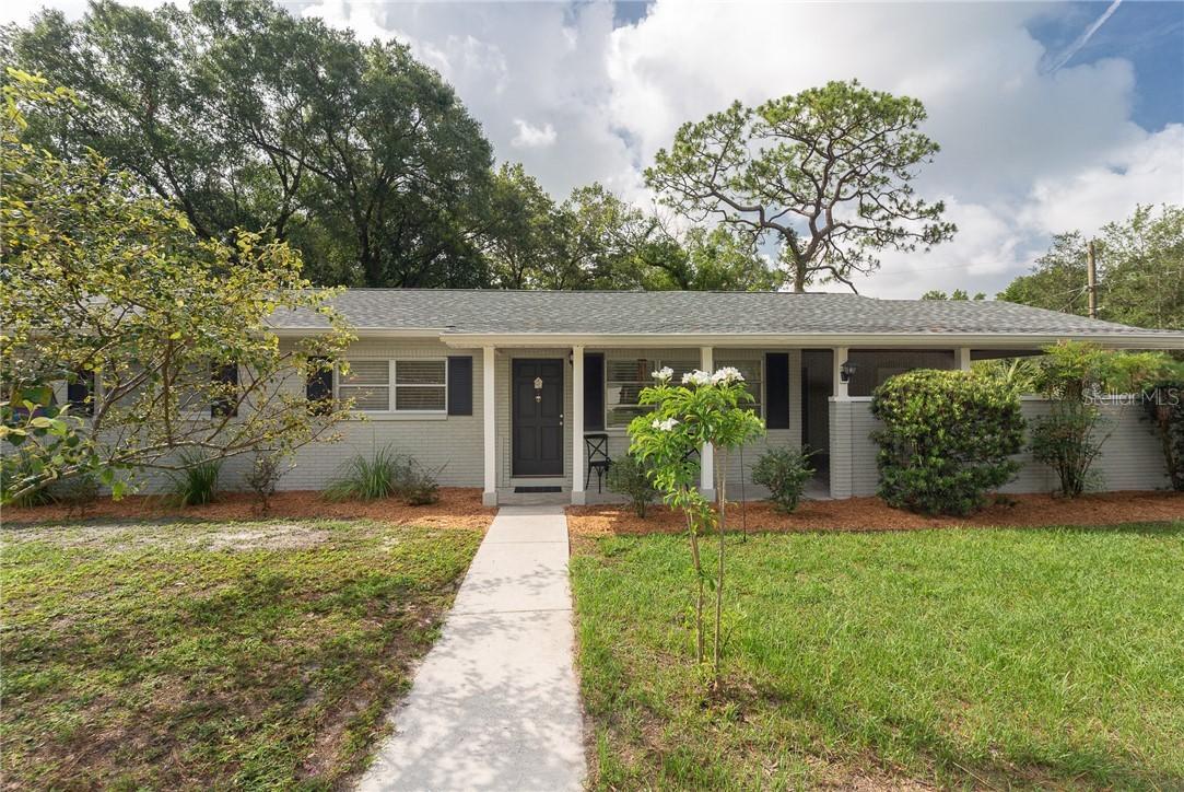 704 Vanderbaker Rd., Temple Terrace, FL 33617