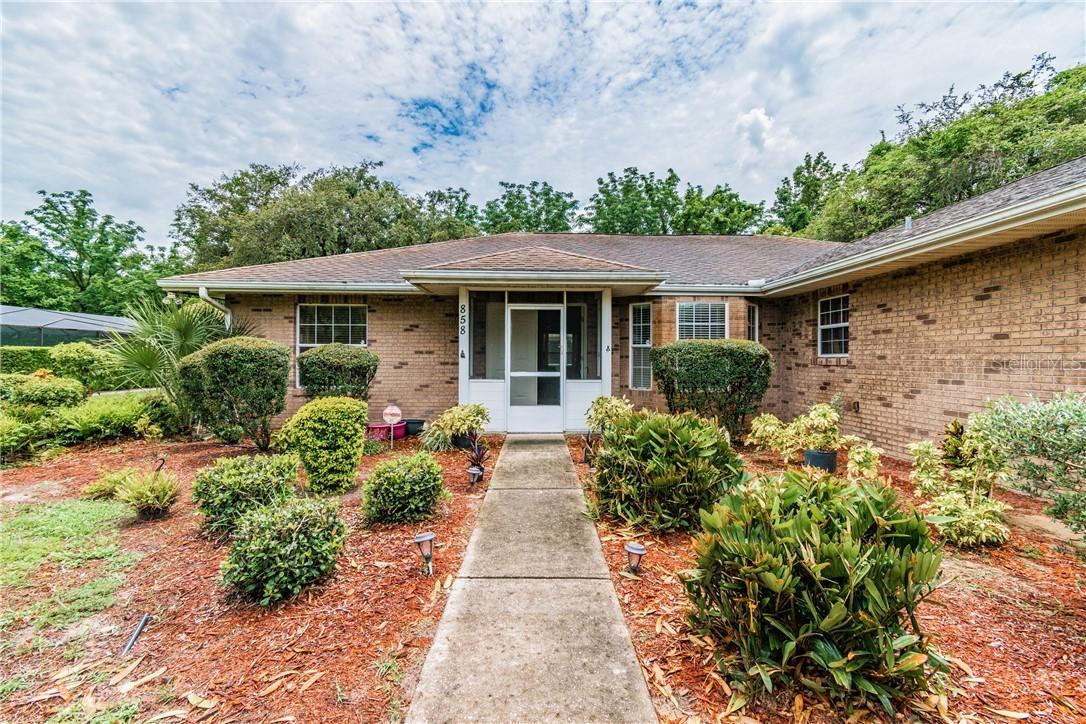 858 Redwood Way, Lake Wales, FL 33898