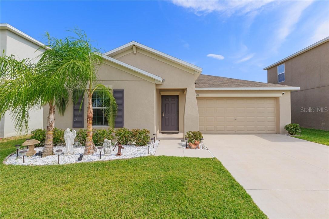 1623 Climbing Dayflower Dr., Ruskin, FL 33570