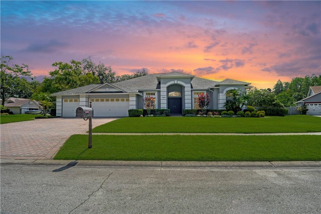 17409 Mary Charlotte Pl., Lutz, FL 33549