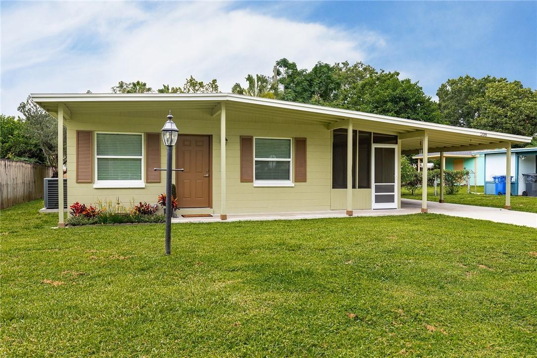 208 Harmony Ln., Brandon, FL 33511