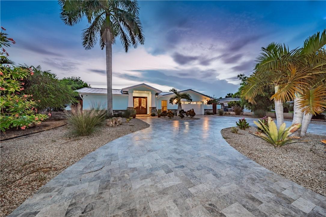 10112 Tarpon Dr., Treasure Island, FL 33706