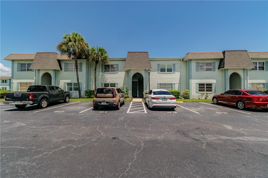 369 Mcmullen Booth Rd. #84, Clearwater, FL 33759
