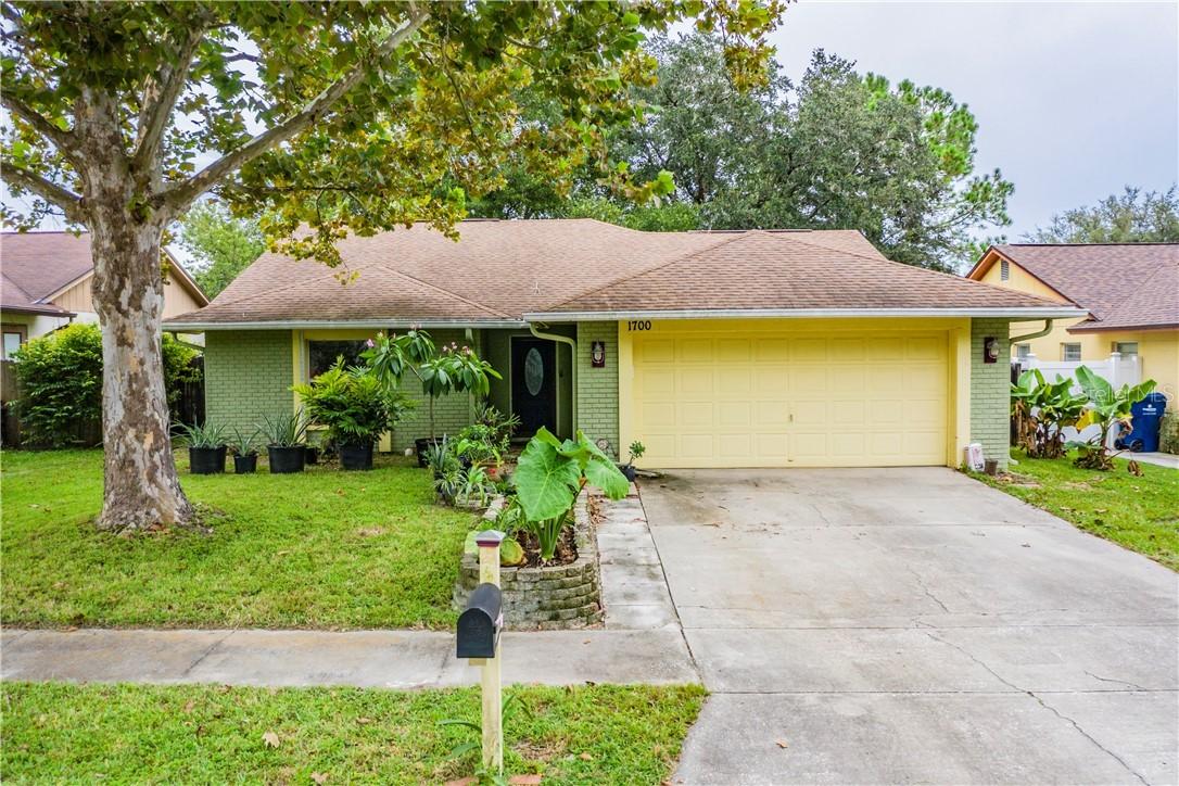 1700 Gardner Dr., Lutz, FL 33559