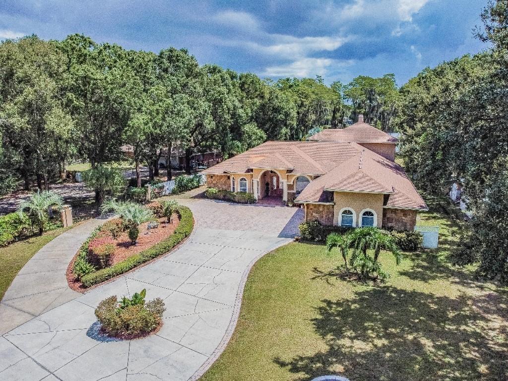 6031 Lakeside Dr., Lutz, FL 33558