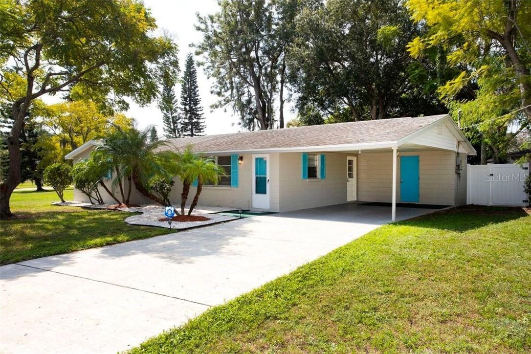 802 Leisey Cir., Ruskin, FL 33570
