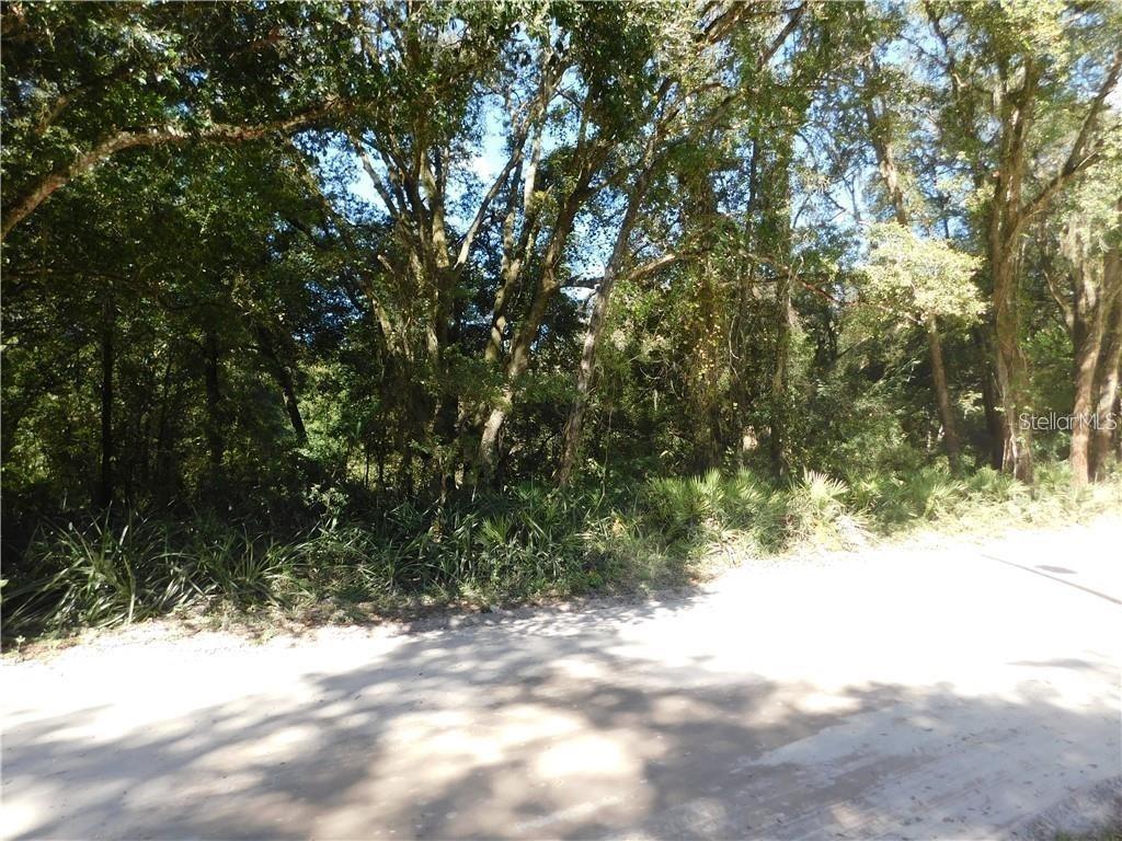6827 Lumberton Rd., Zephyrhills, FL 33540