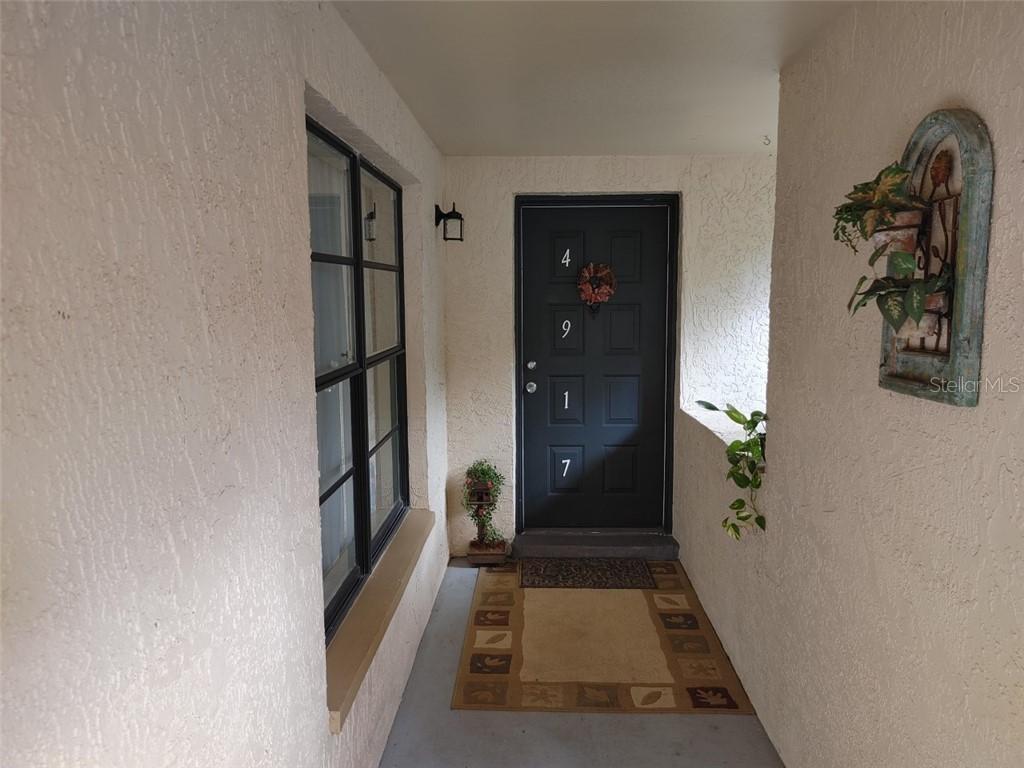 4917 Puritan Cir. #105, Tampa, FL 33617