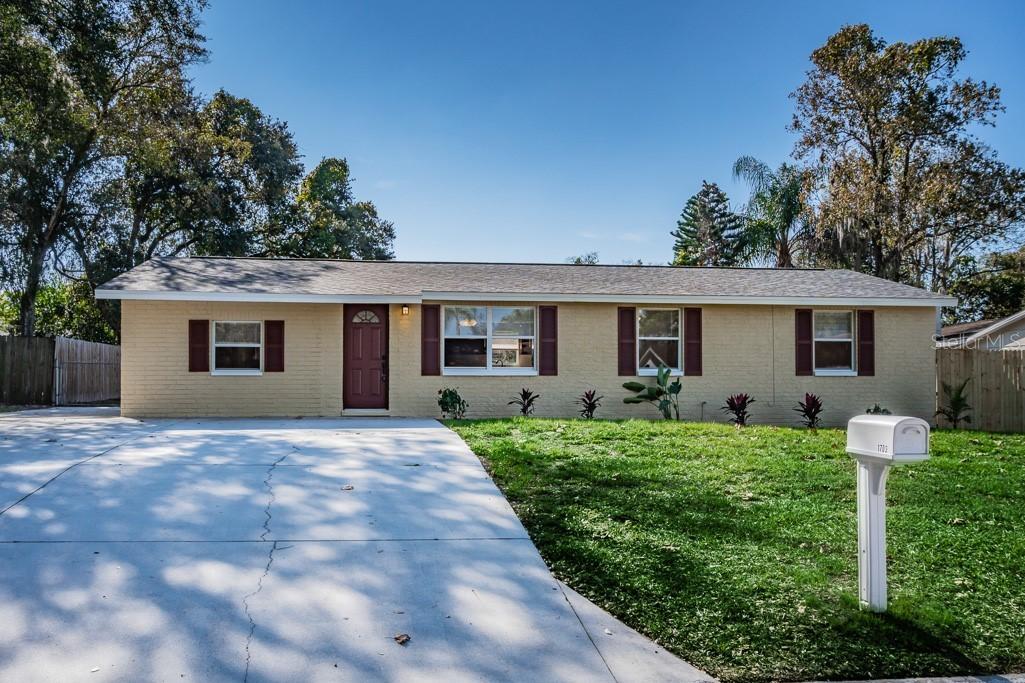 1703 Lake Crest Ave., Brandon, FL 33510