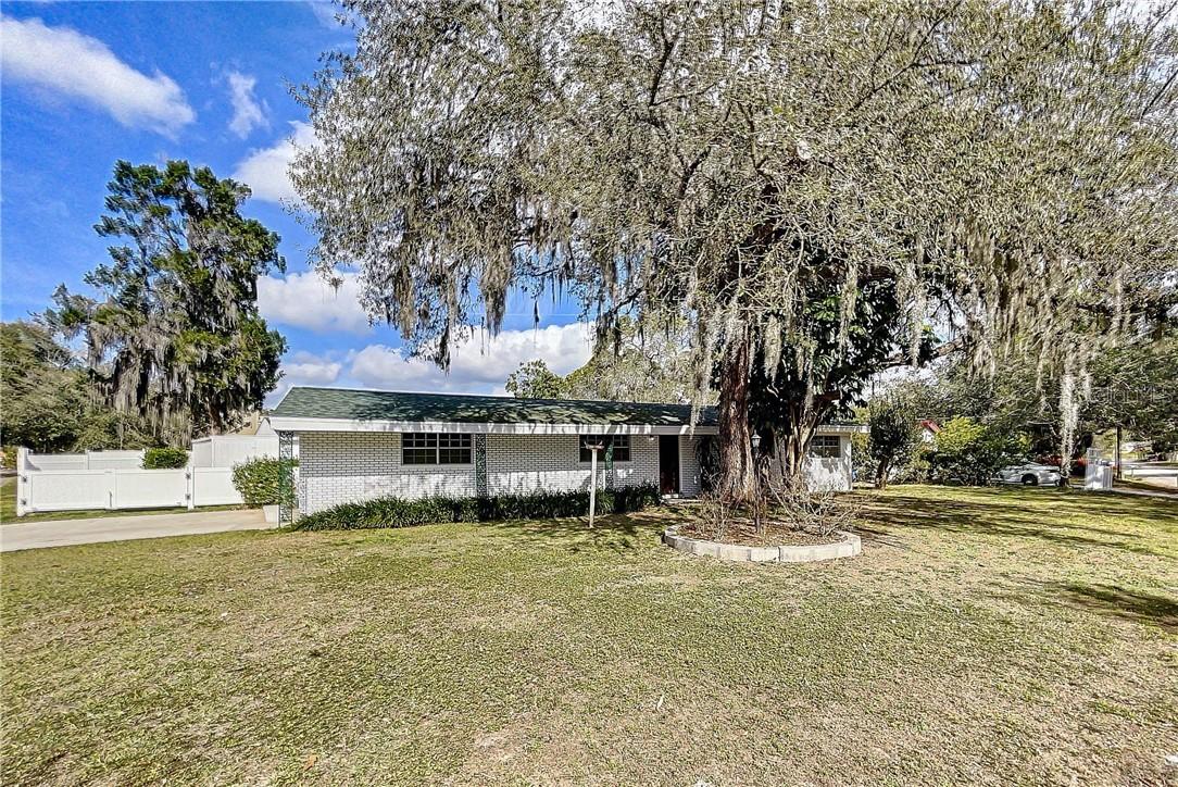 904 Woodland Ter., Brandon, FL 33511