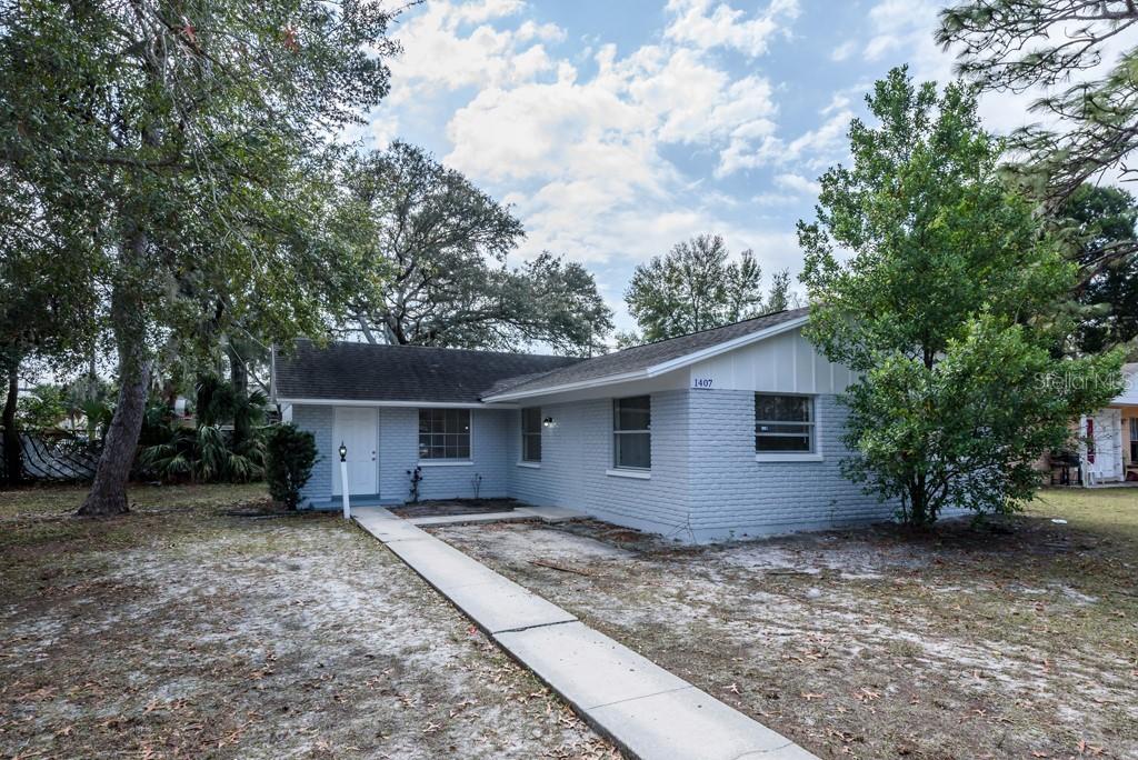 1407 College Park Ln., Tampa, FL 33612